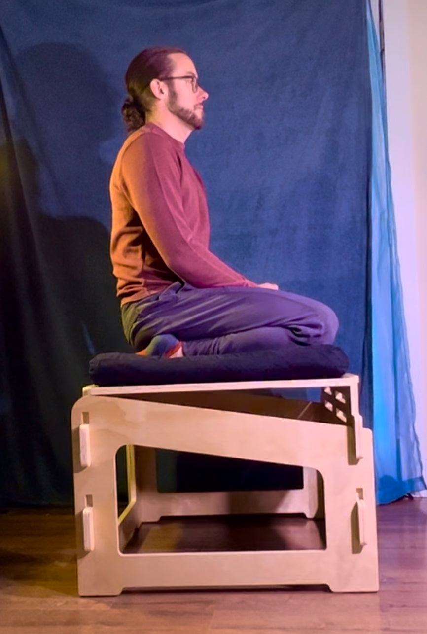Active sitting chair designed for flexibility and dynamic posture
