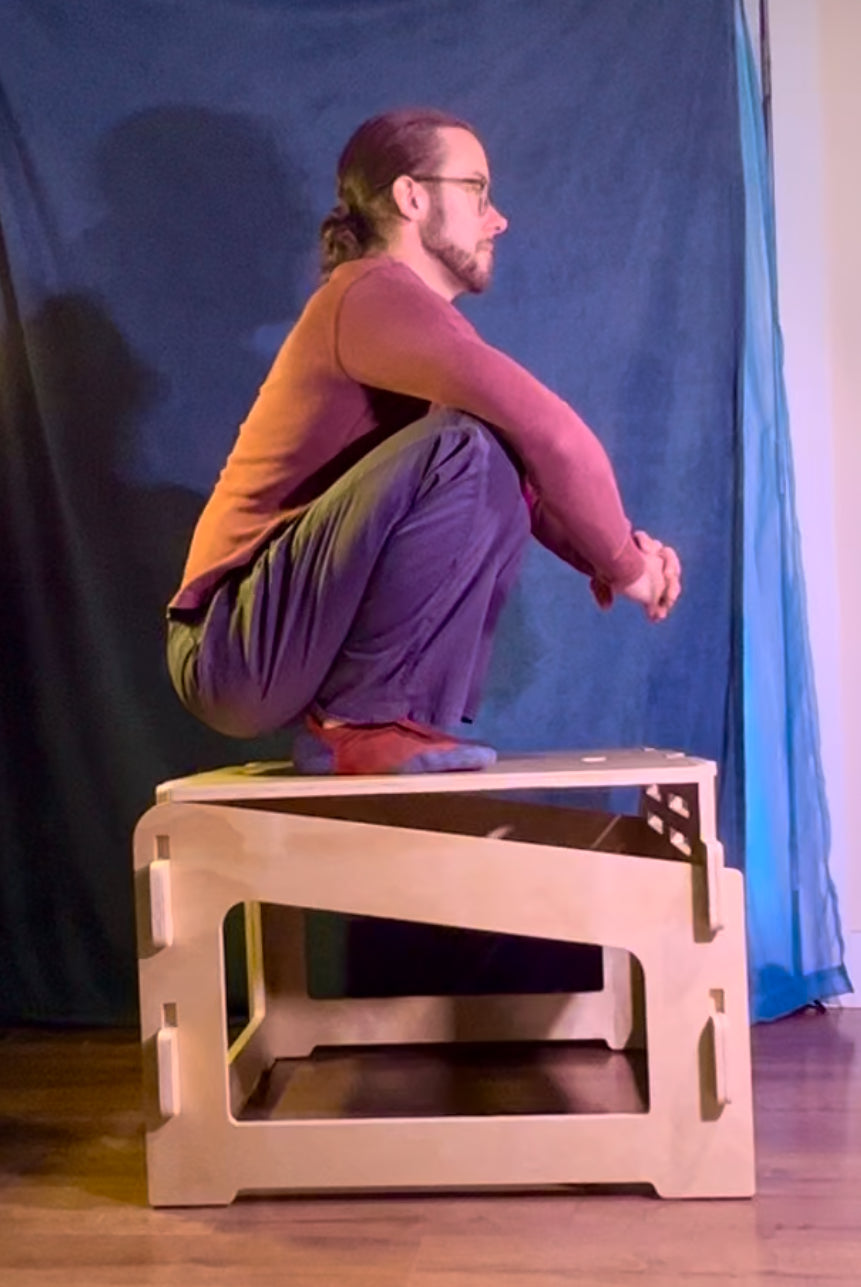 Meditation stool allowing comfortable cross-legged posture
